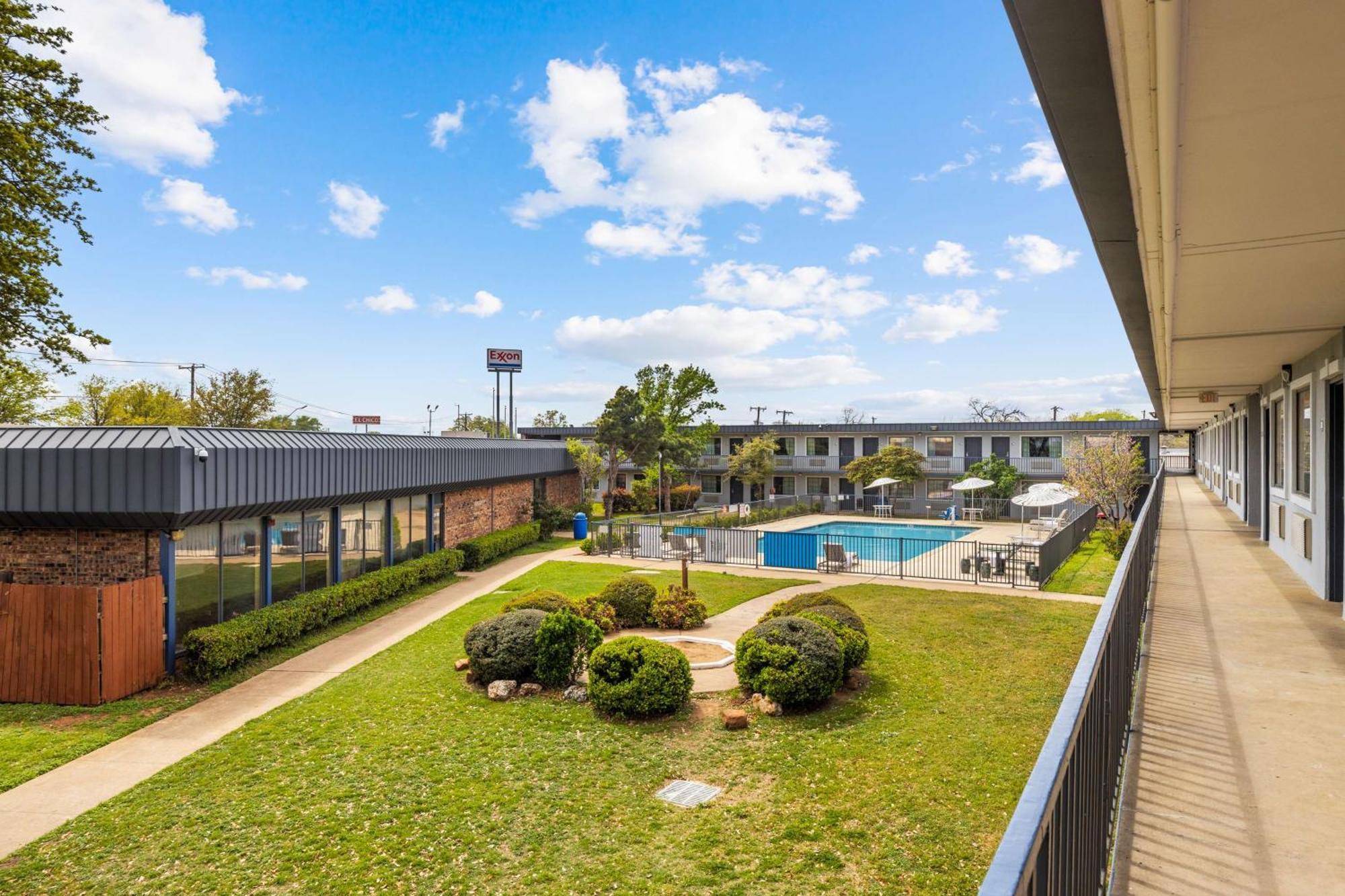 Americas Best Value Inn Fort Worth/Hurst Richland Hills Zewnętrze zdjęcie