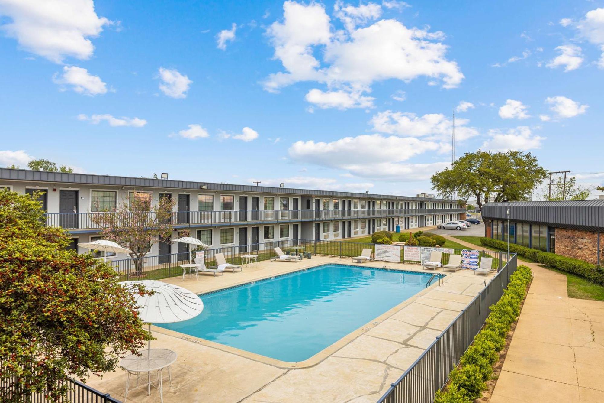 Americas Best Value Inn Fort Worth/Hurst Richland Hills Zewnętrze zdjęcie